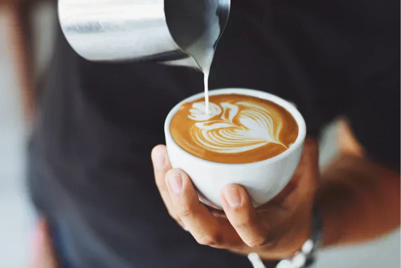 Kaffee bei Diabetes - Kaffee wird für einen Diabetiker zubereitet